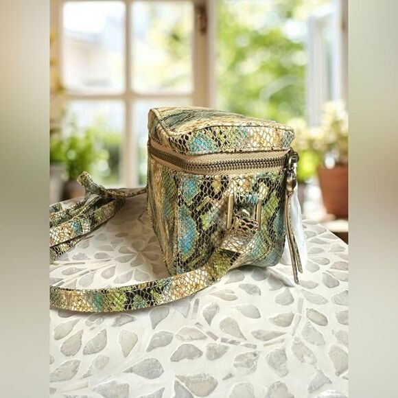 HOBO Vintage $198 Pixie Crossbody Bag Leather LTD Edition NWT - Picture 5 of 16